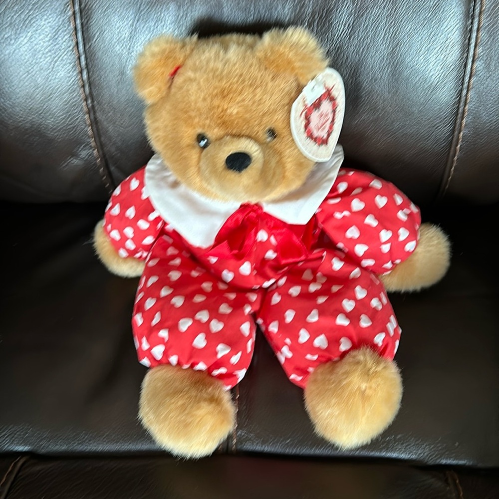 Valentine Bear -Embrace  Brand 💘 Cute valentine Jumper.
